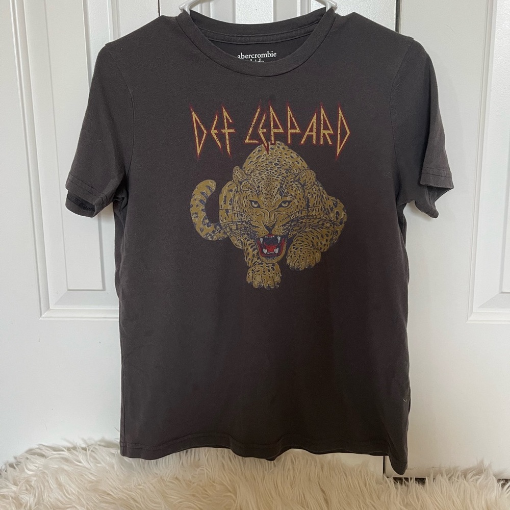 Abercrombie kids graphic, Def Leppard T-shirt, girls size
13/14